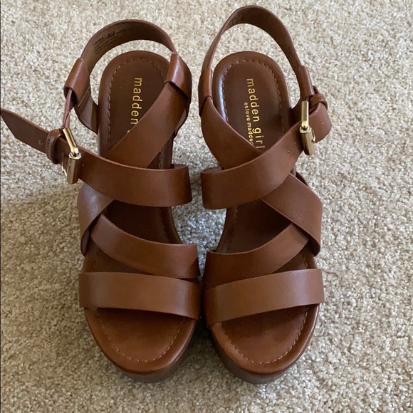 madden girl chunky sandals
